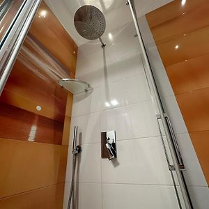 Domus Luca - Central Rooms In The Heart Of Naples